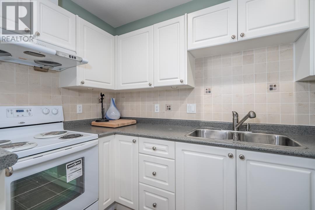 Photo 6 of 2583 Diamond Crescent, Coquitlam BC