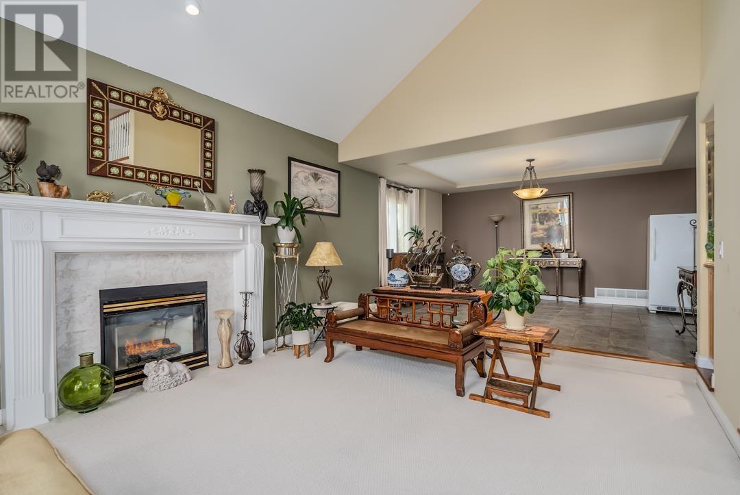Photo 13 of 2583 Diamond Crescent, Coquitlam BC