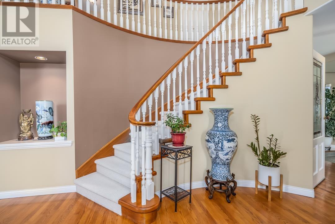 Photo 10 of 2583 Diamond Crescent, Coquitlam BC