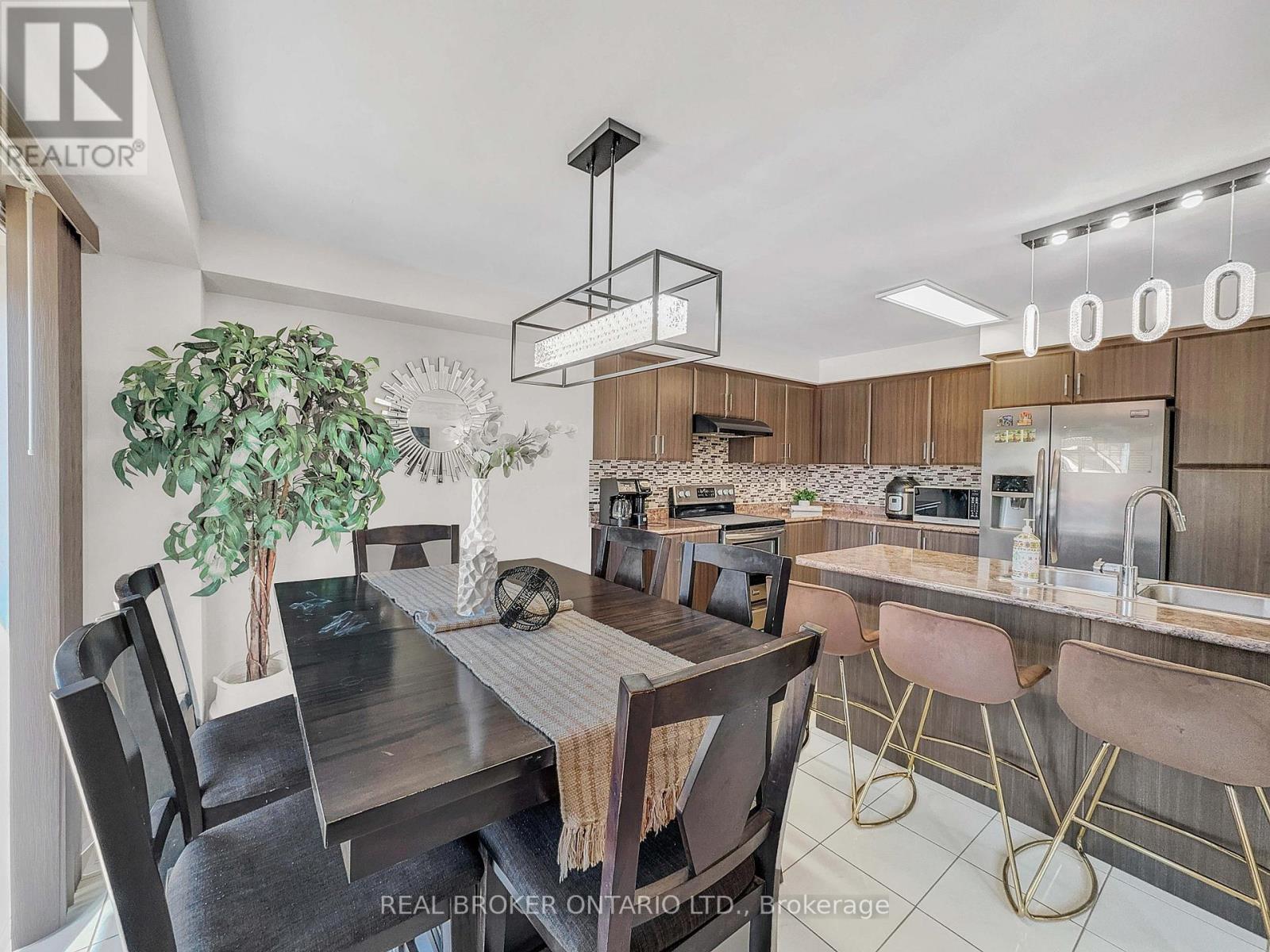 Photo 11 of 36 Cheevers Road, Brantford ON