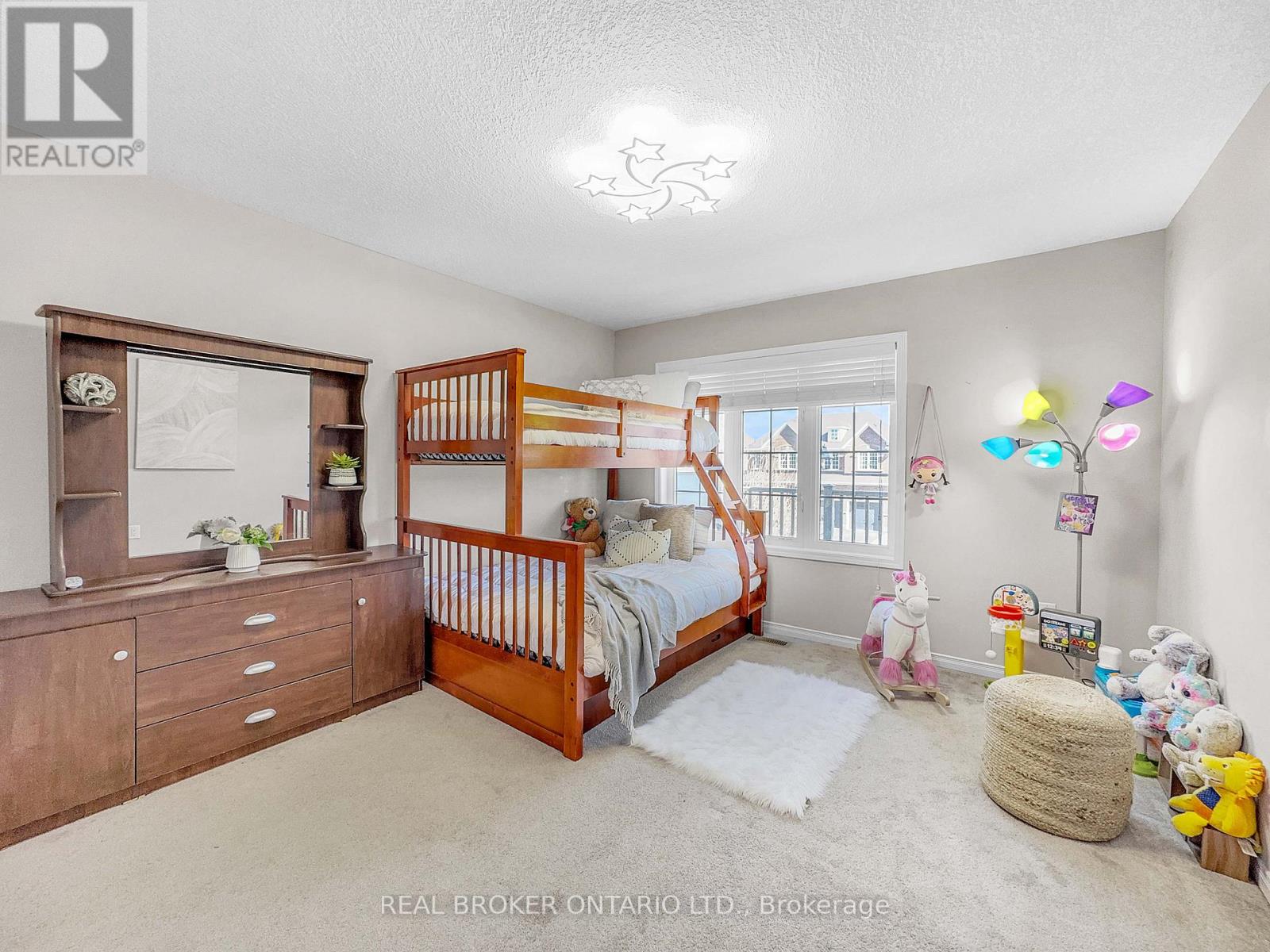Photo 17 of 36 Cheevers Road, Brantford ON