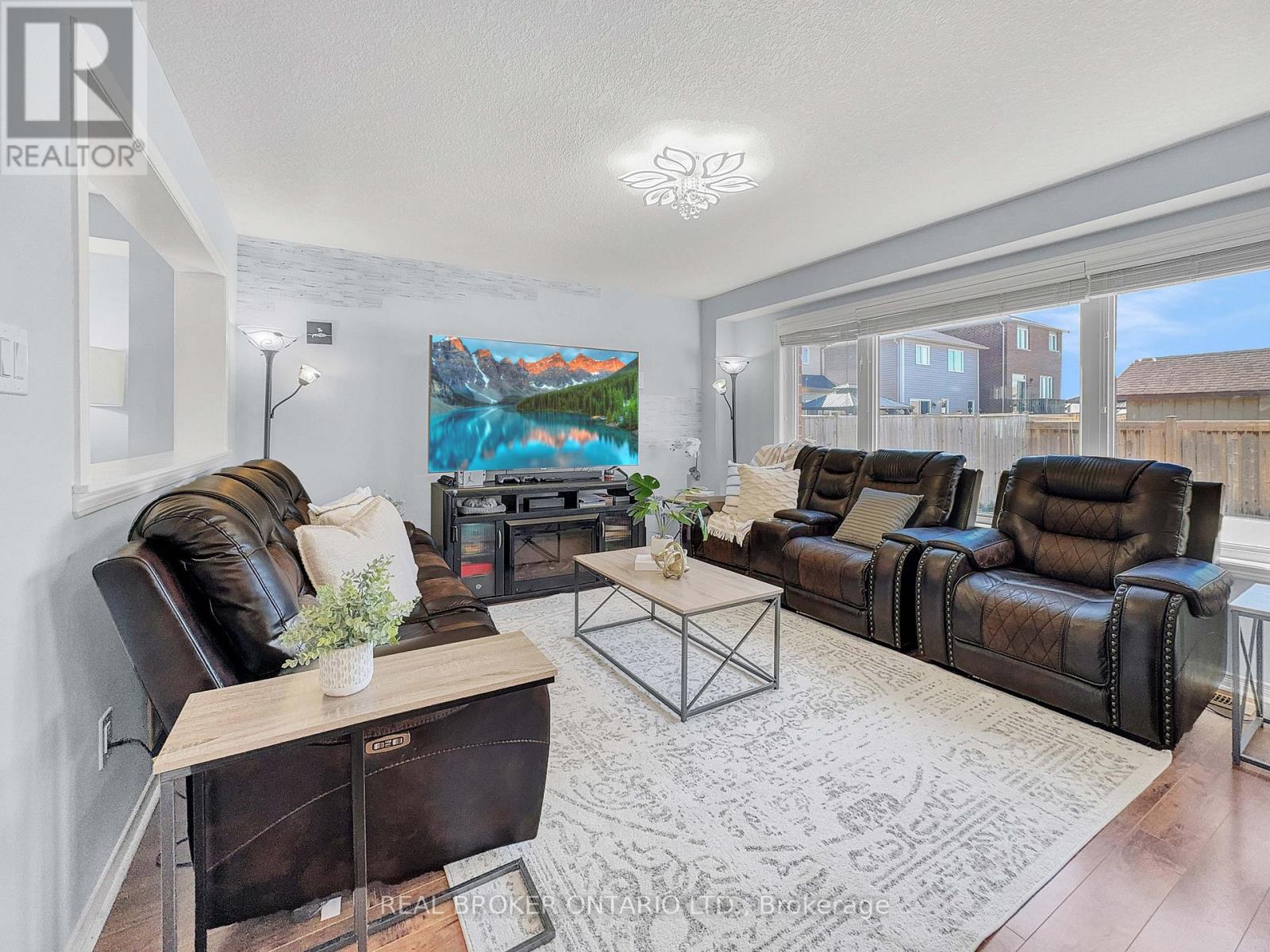 Photo 24 of 36 Cheevers Road, Brantford ON
