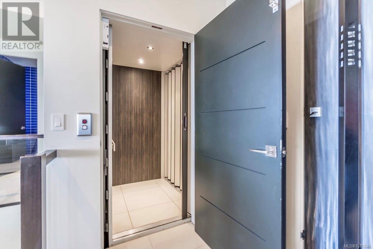 3716 Belaire Dr, Nanaimo