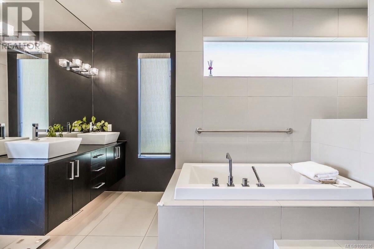 3716 Belaire Dr, Nanaimo