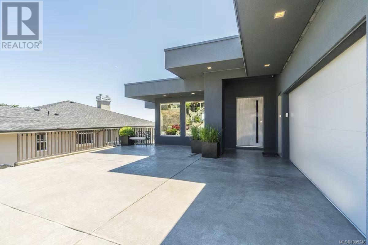 3716 Belaire Dr, Nanaimo