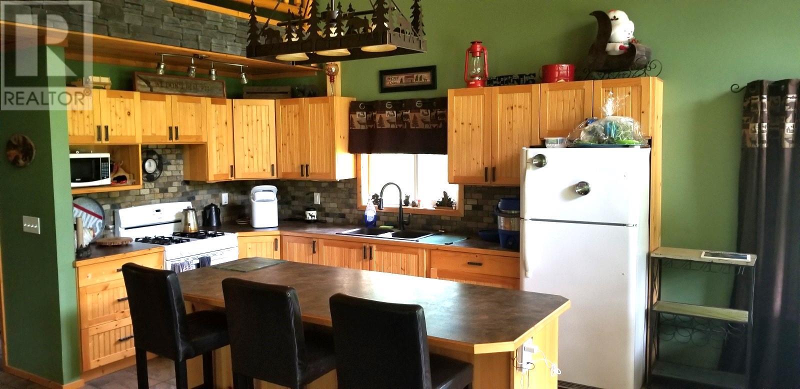 1625 Acorn Road, Seymour Arm