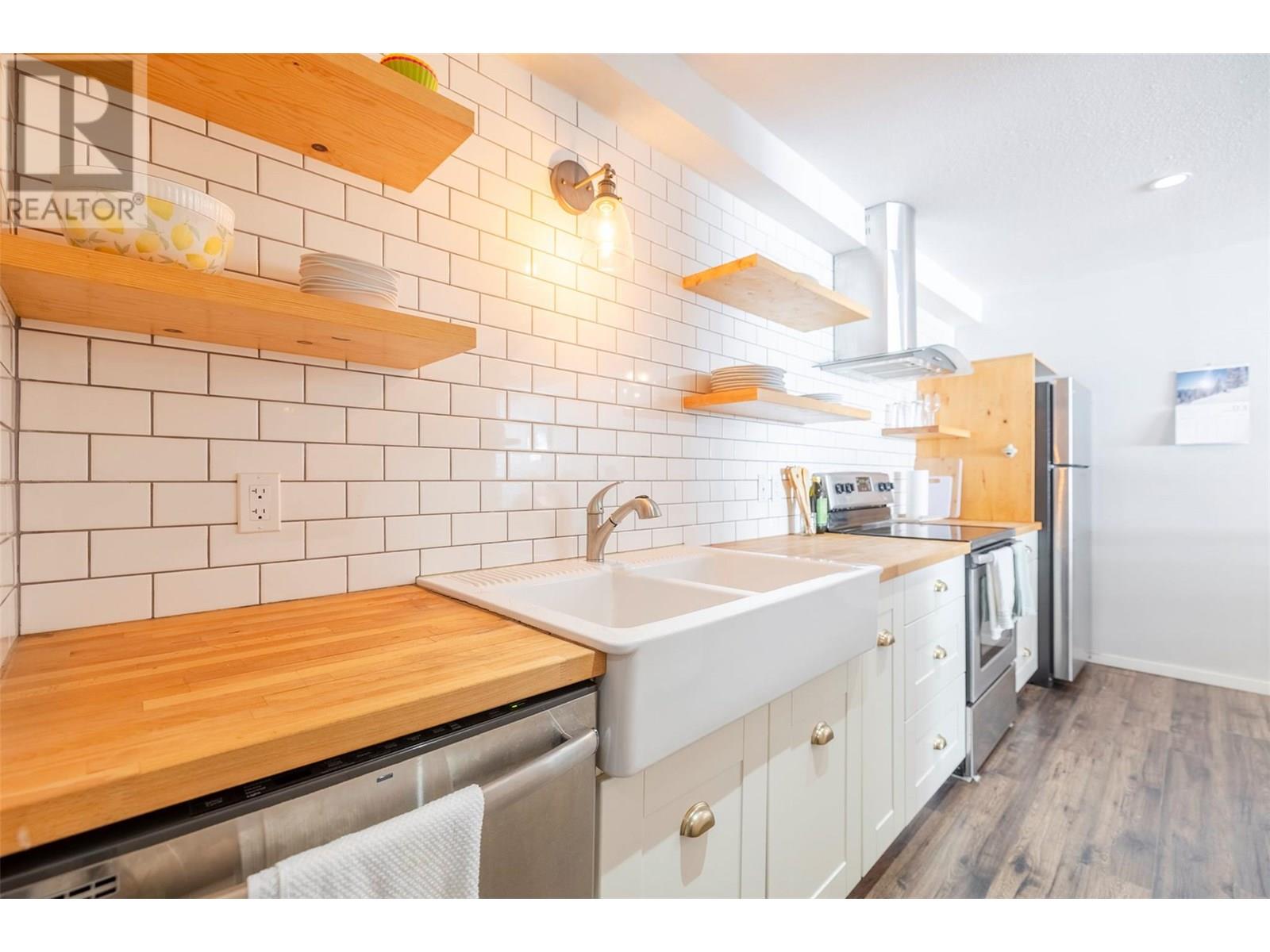 Photo 12 of 30 Ridgemont Avenue Unit 103, Fernie BC