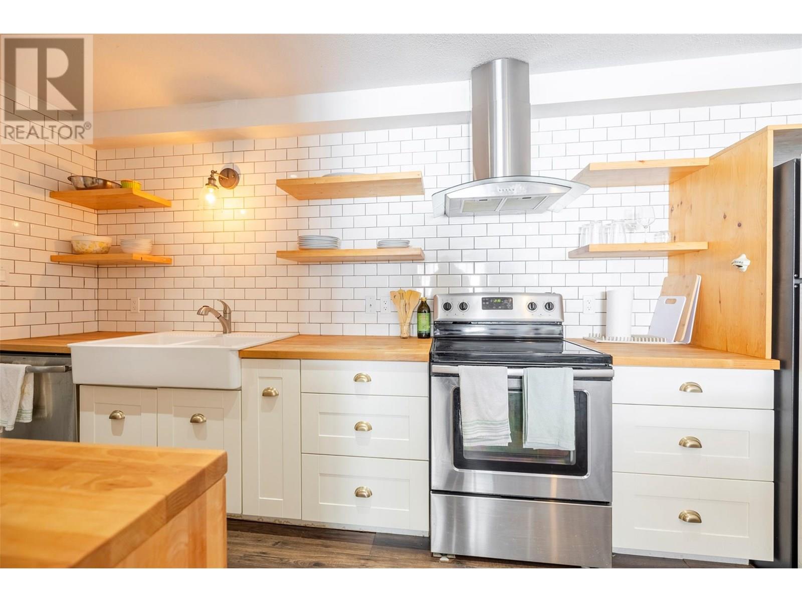 Photo 21 of 30 Ridgemont Avenue Unit 103, Fernie BC