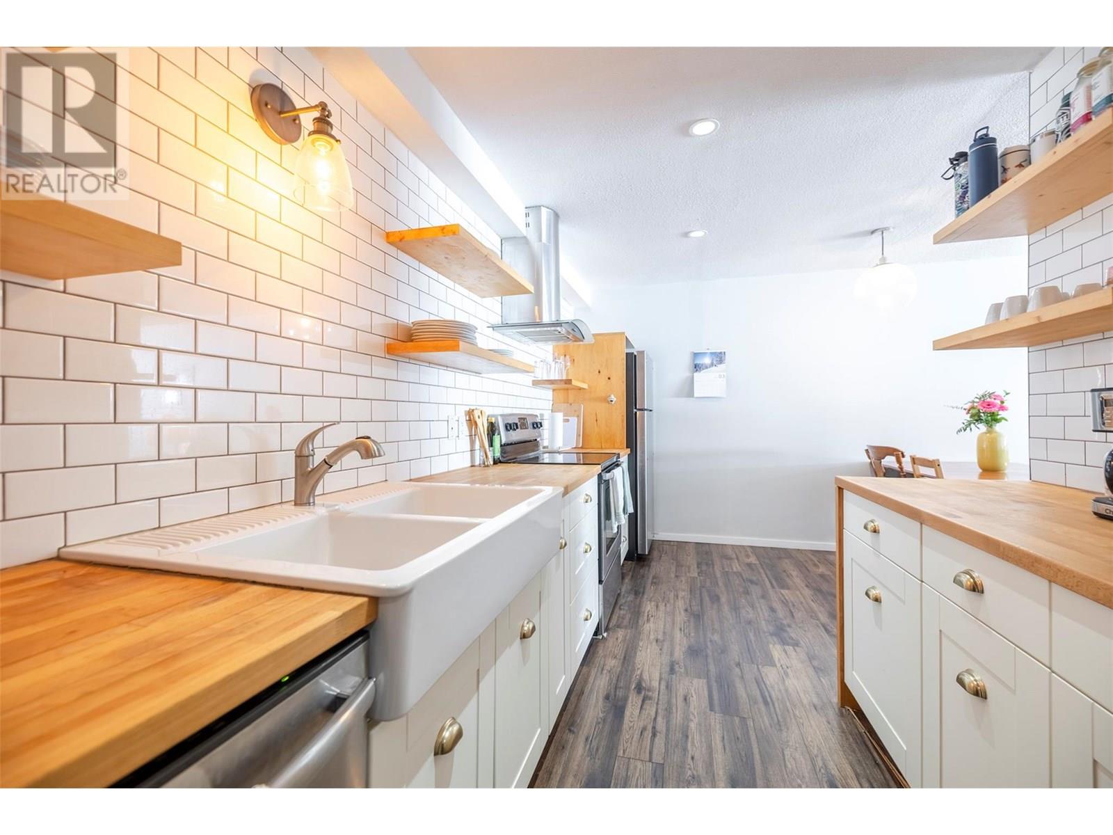 Photo 11 of 30 Ridgemont Avenue Unit 103, Fernie BC