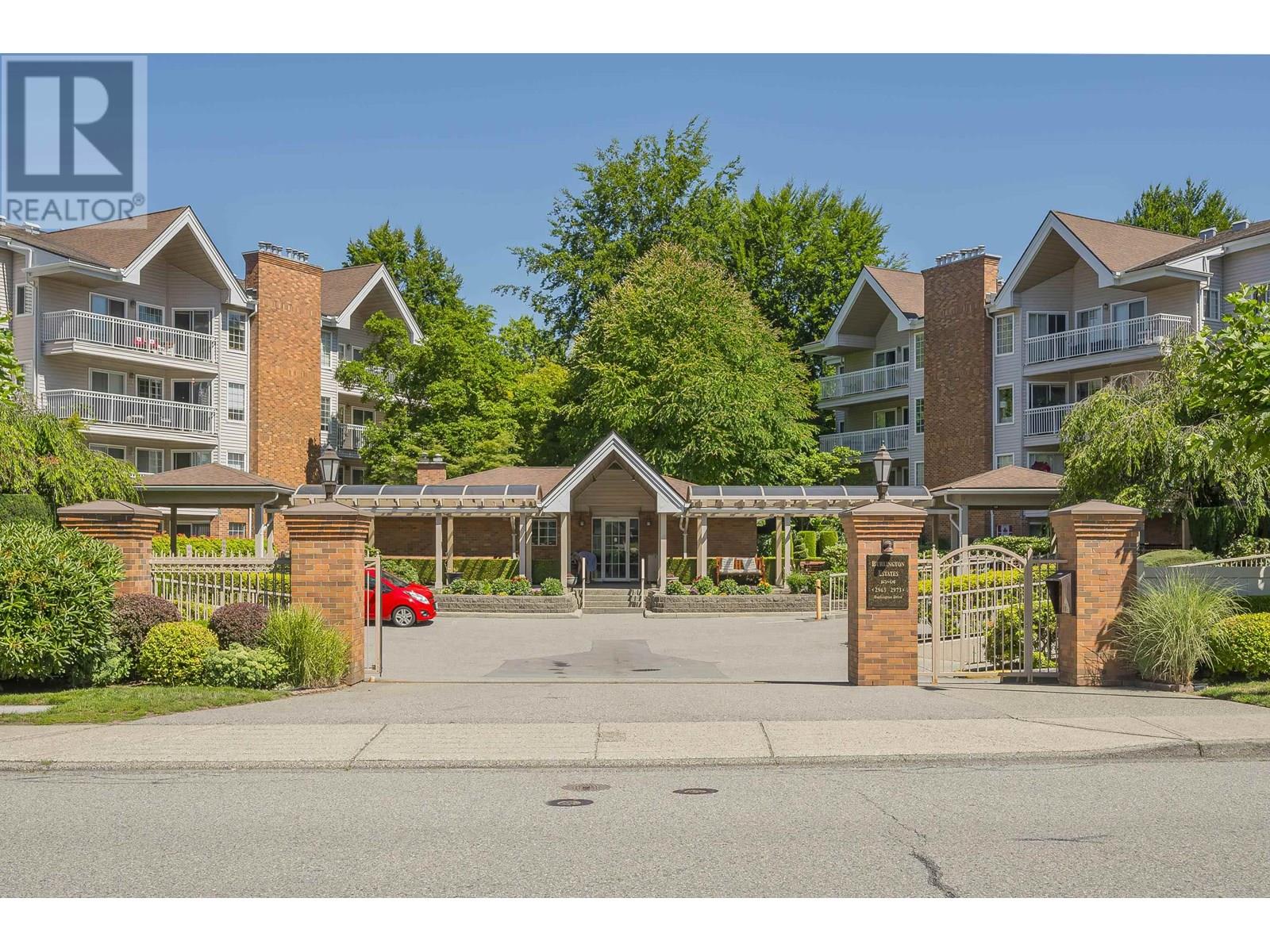 Photo 2 of 301 2963 Burlington Drive, Coquitlam BC