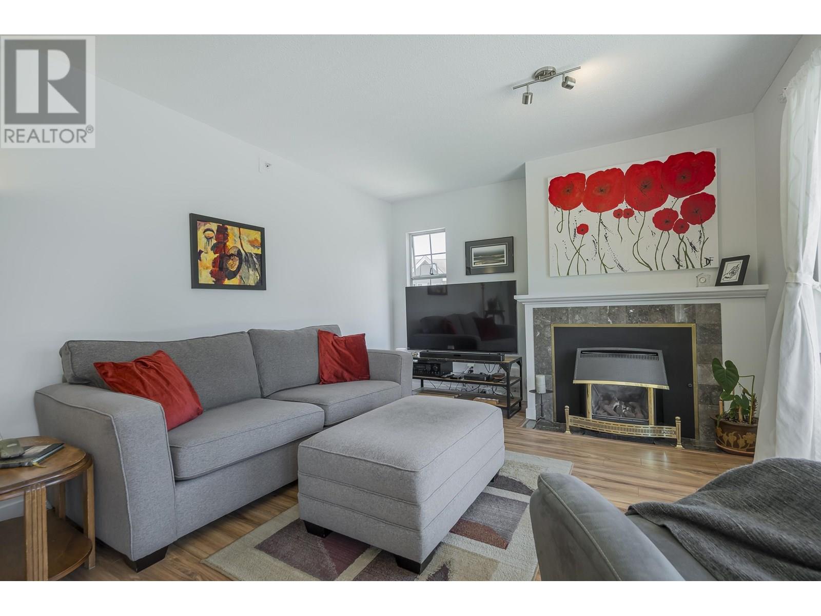 Photo 13 of 301 2963 Burlington Drive, Coquitlam BC