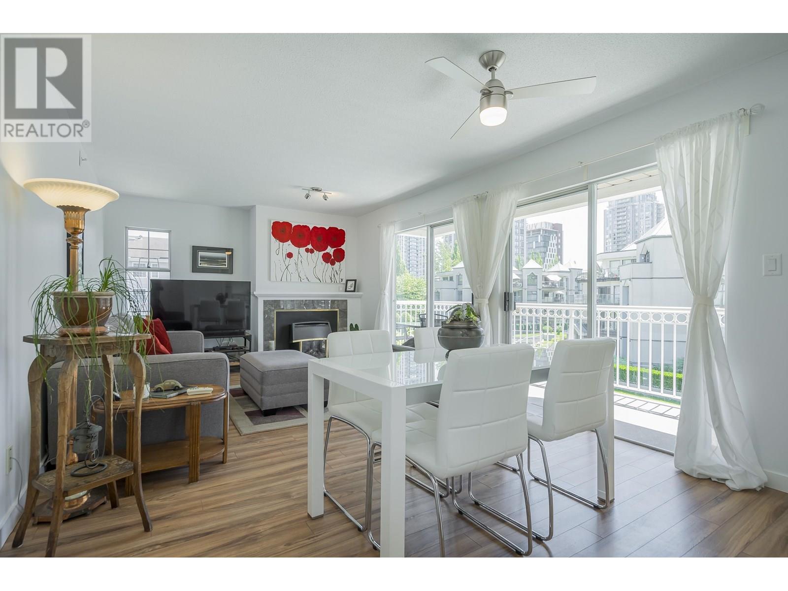 Photo 10 of 301 2963 Burlington Drive, Coquitlam BC