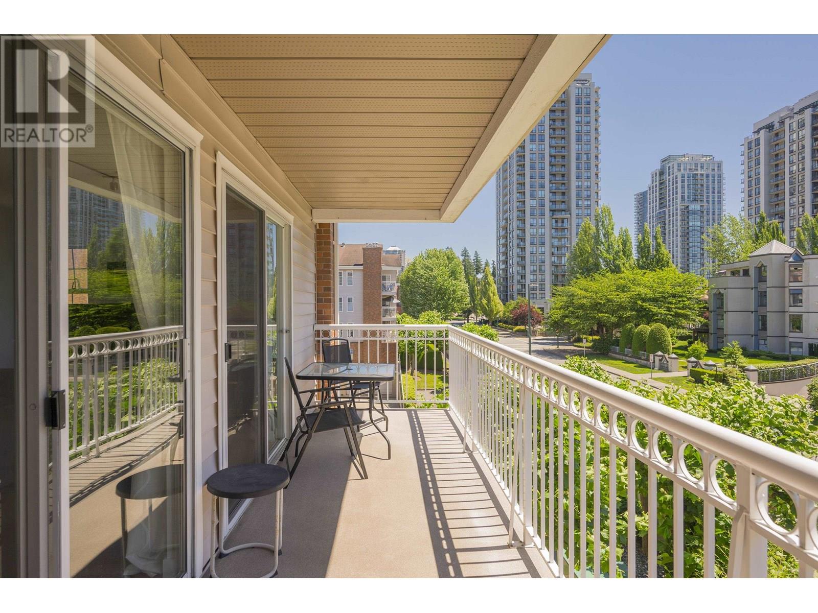 Photo 17 of 301 2963 Burlington Drive, Coquitlam BC