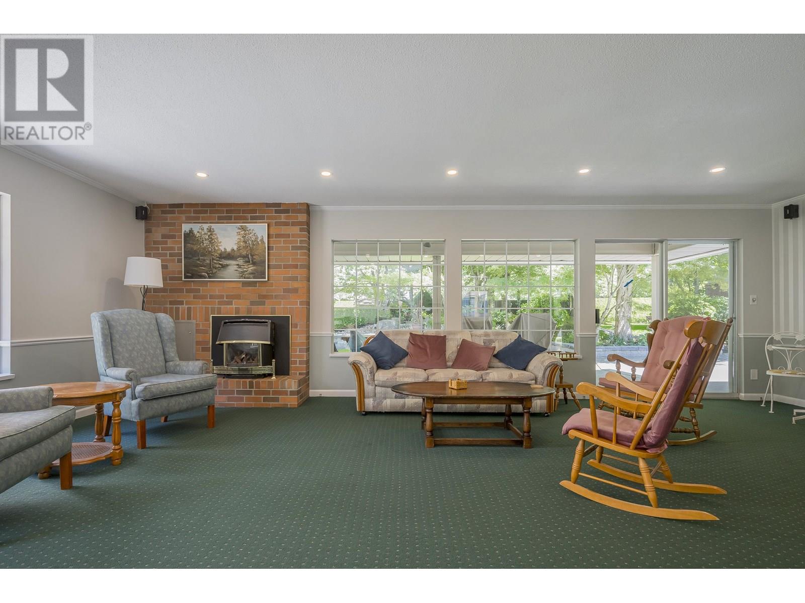 Photo 33 of 301 2963 Burlington Drive, Coquitlam BC