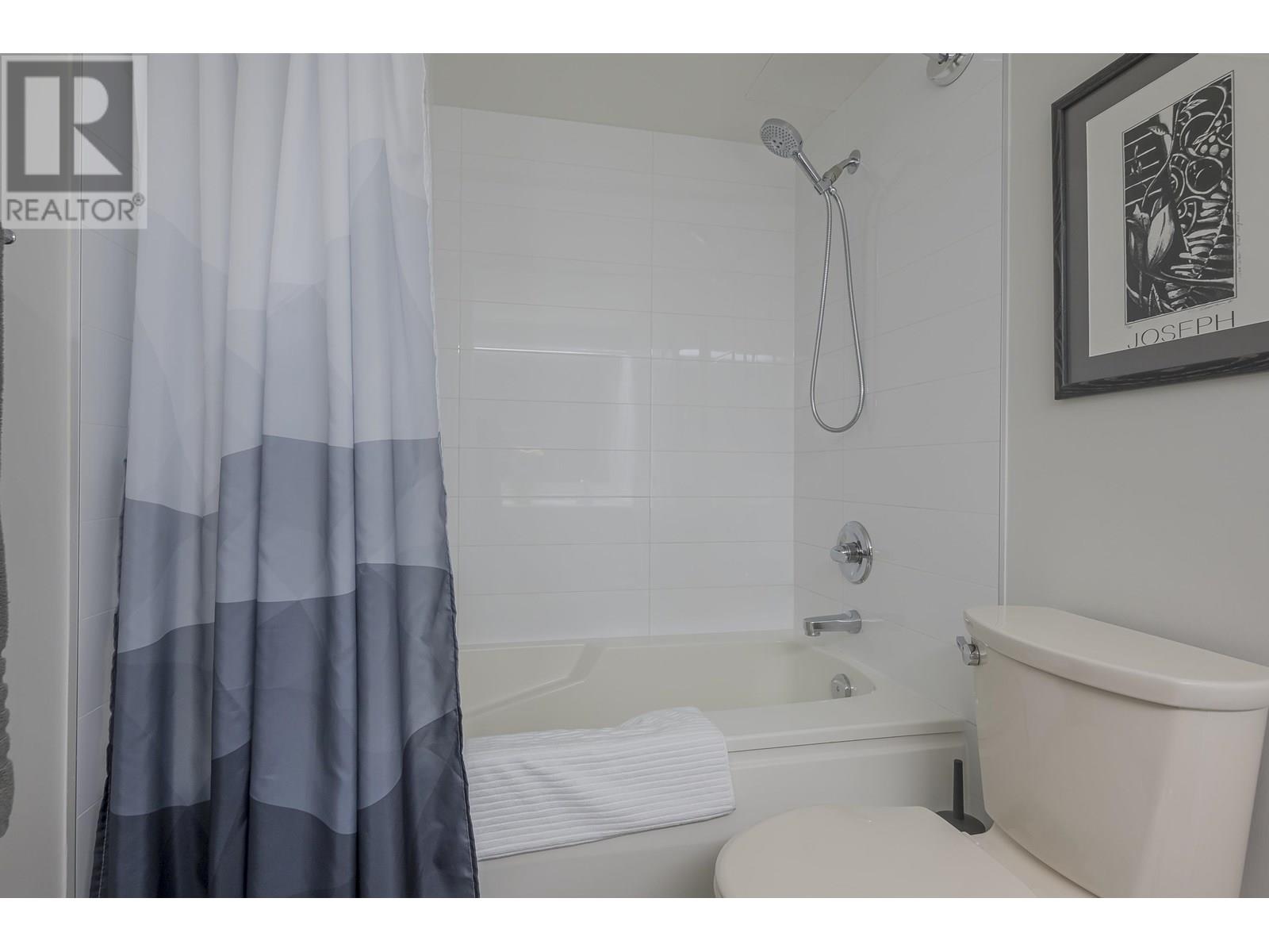 Photo 26 of 301 2963 Burlington Drive, Coquitlam BC