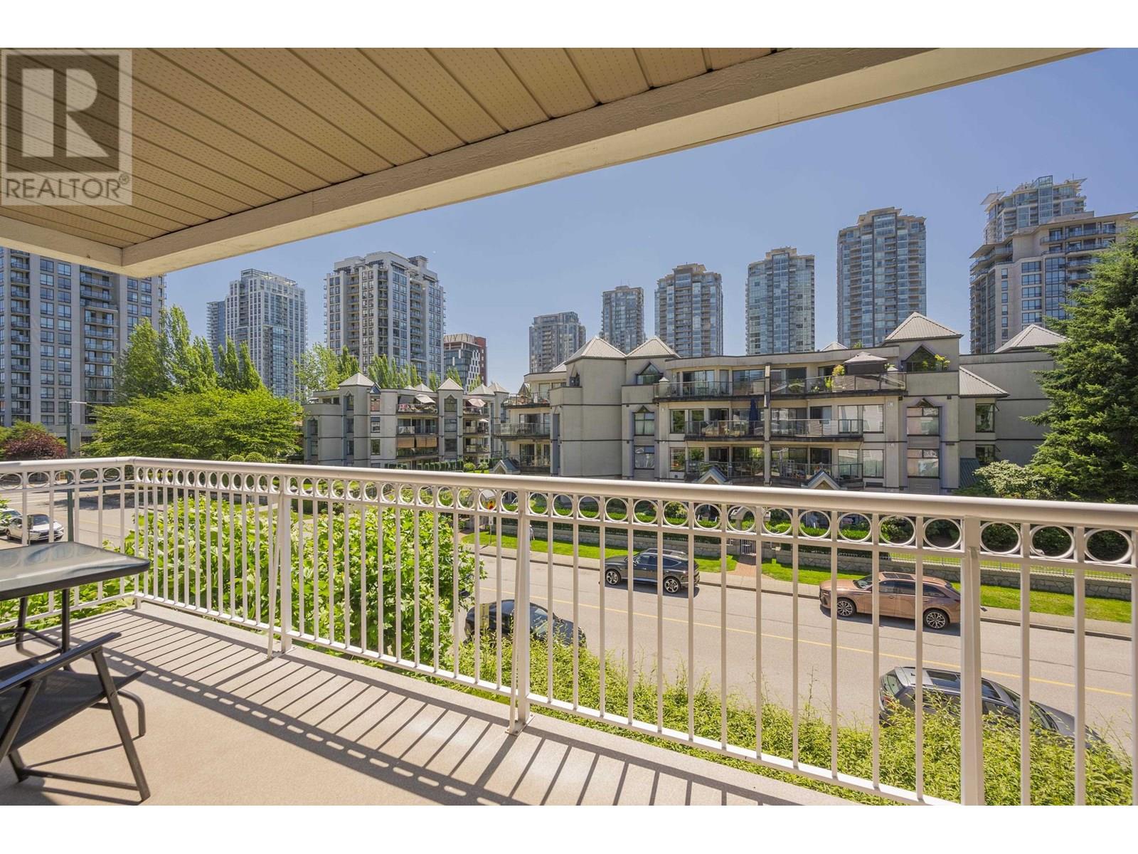 Photo 16 of 301 2963 Burlington Drive, Coquitlam BC