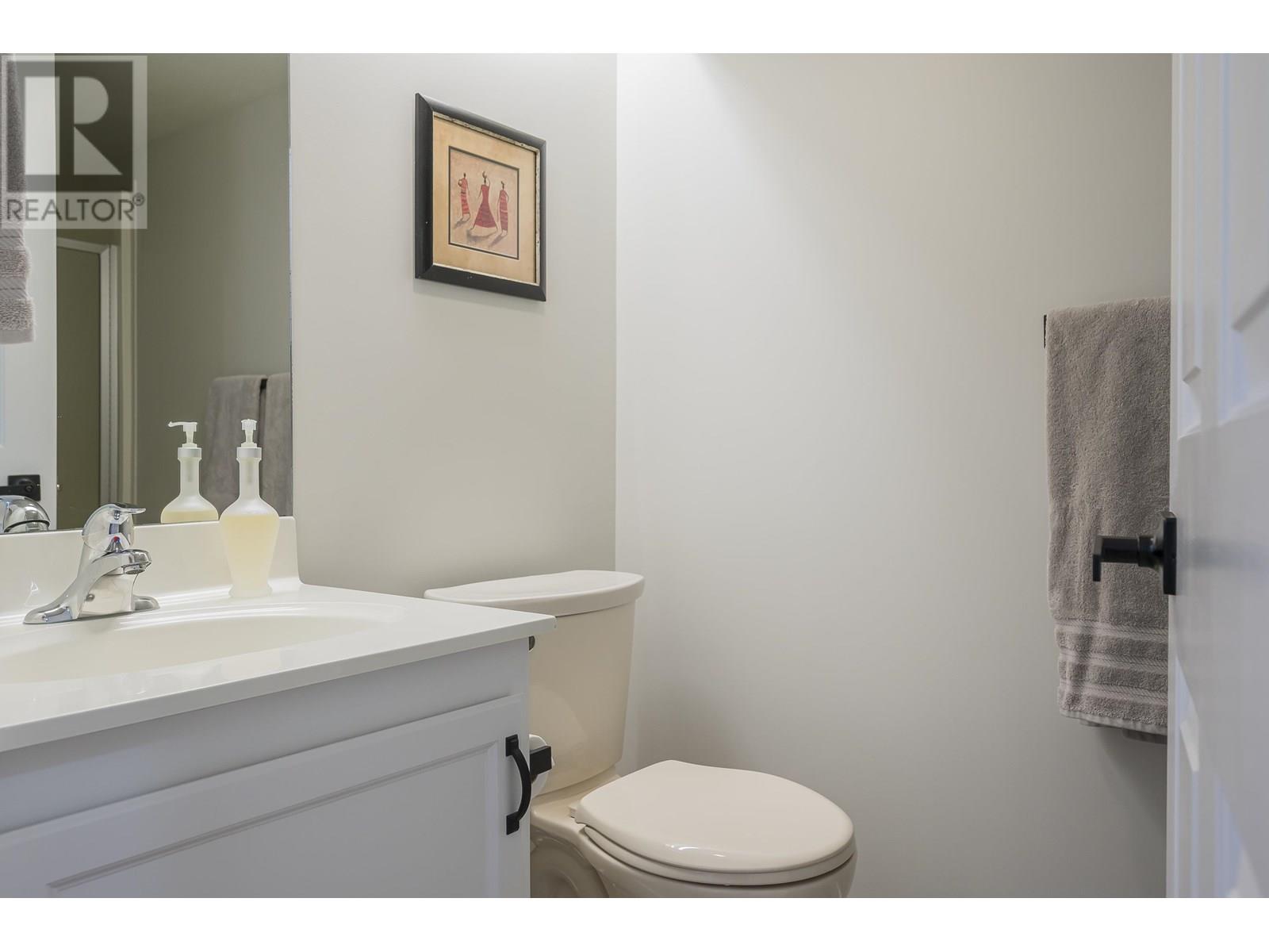 Photo 28 of 301 2963 Burlington Drive, Coquitlam BC