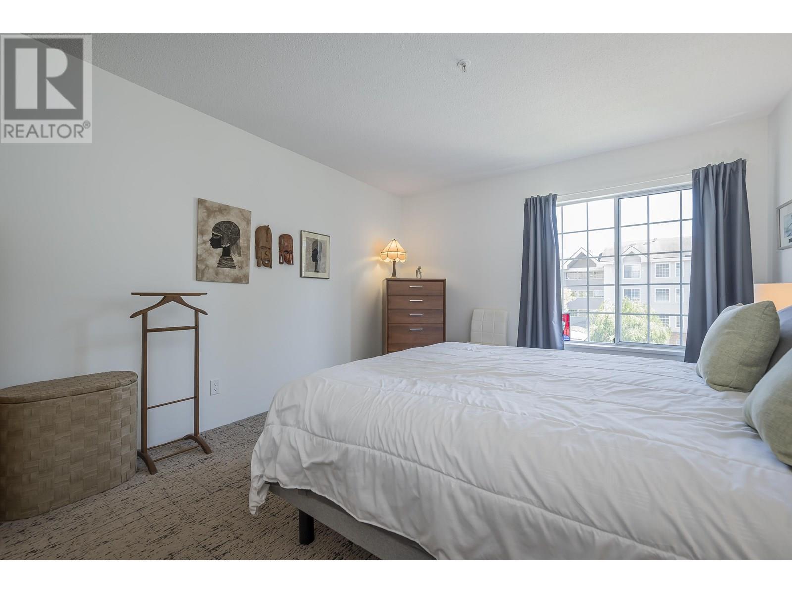 Photo 23 of 301 2963 Burlington Drive, Coquitlam BC