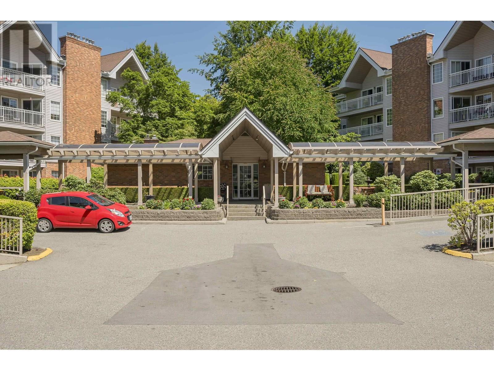 Photo 32 of 301 2963 Burlington Drive, Coquitlam BC