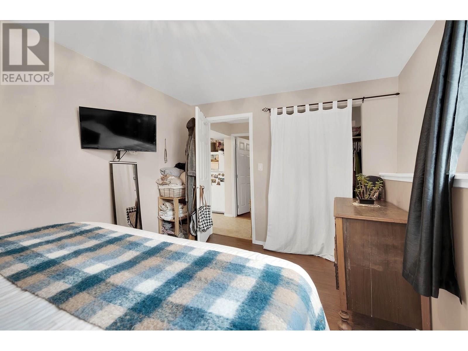 Photo 4 of 4641 Spruce Crescent, Barriere BC