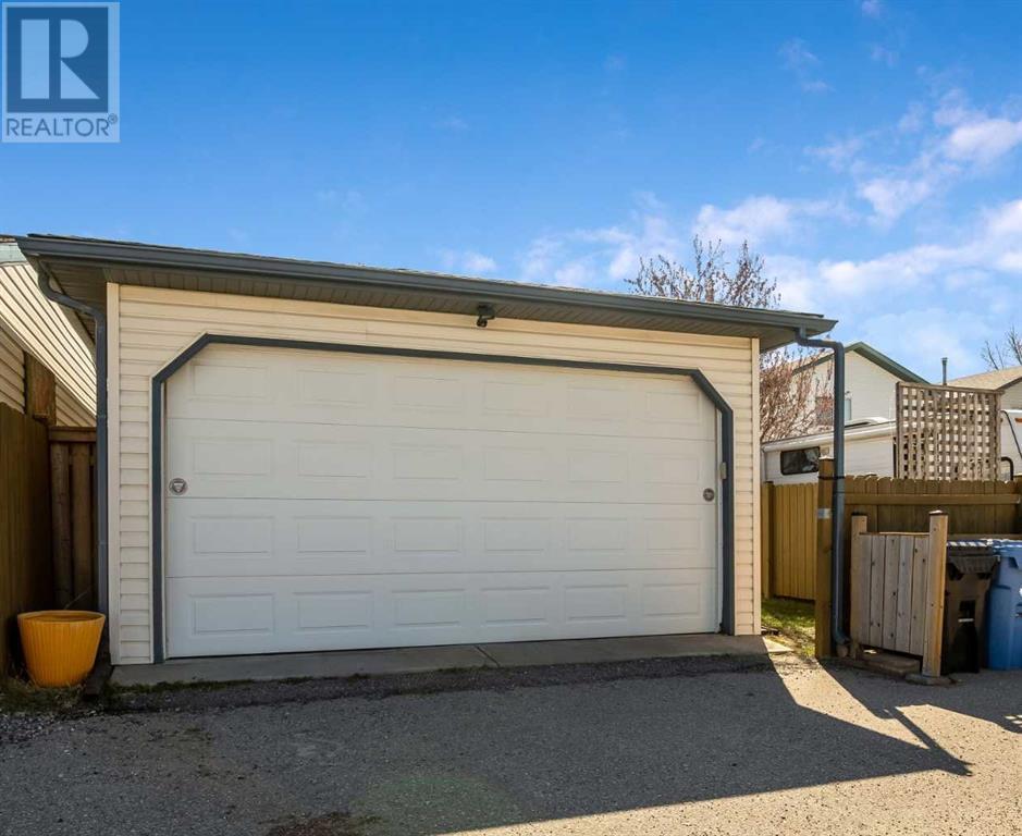 Single Family House Bi-level for Sale in  Arbour Wood Mews NW Arbour Lake Calgary 