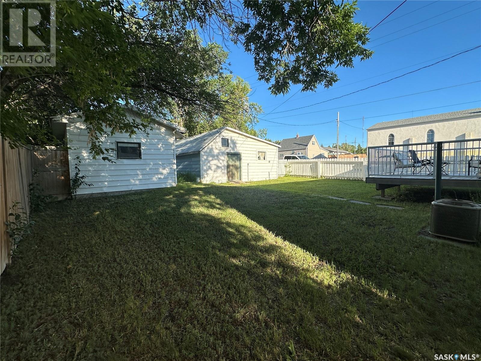 Photo 5 of 320 Government Road, Weyburn SK