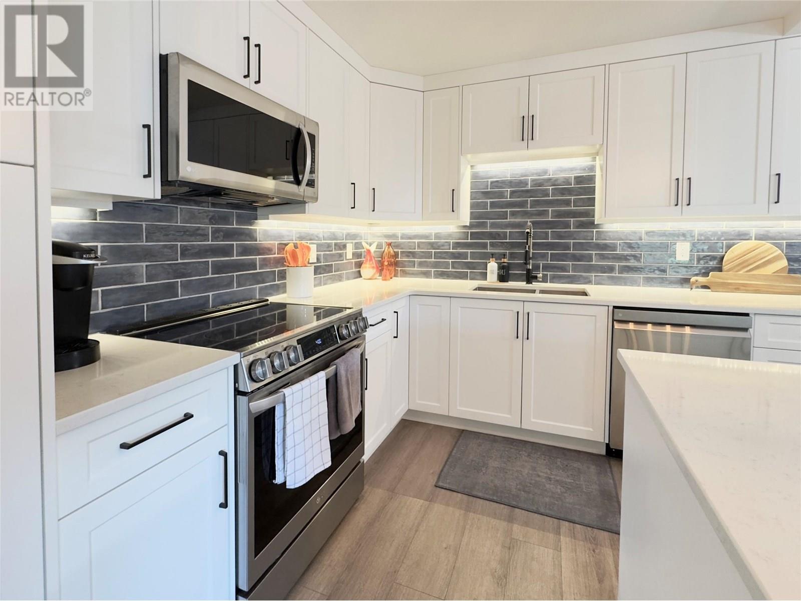 84 VAN HORNE Street Unit# 203, Penticton