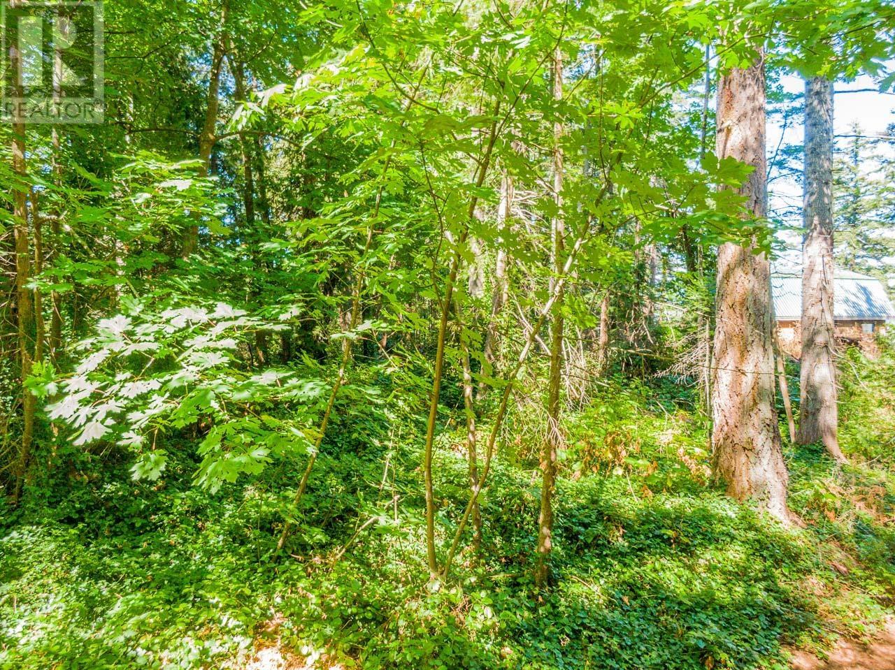 16 PASSAGE ISLAND, West Vancouver