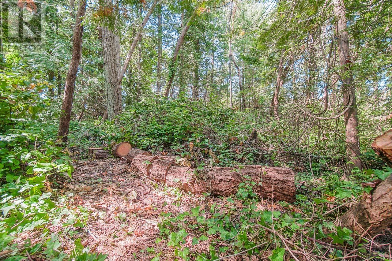16 PASSAGE ISLAND, West Vancouver