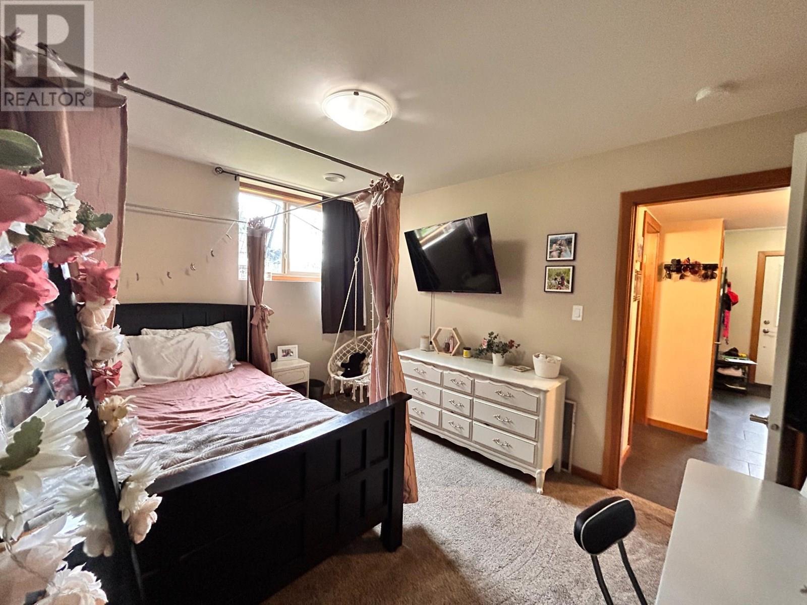 930 REDSTONE Drive, Rossland