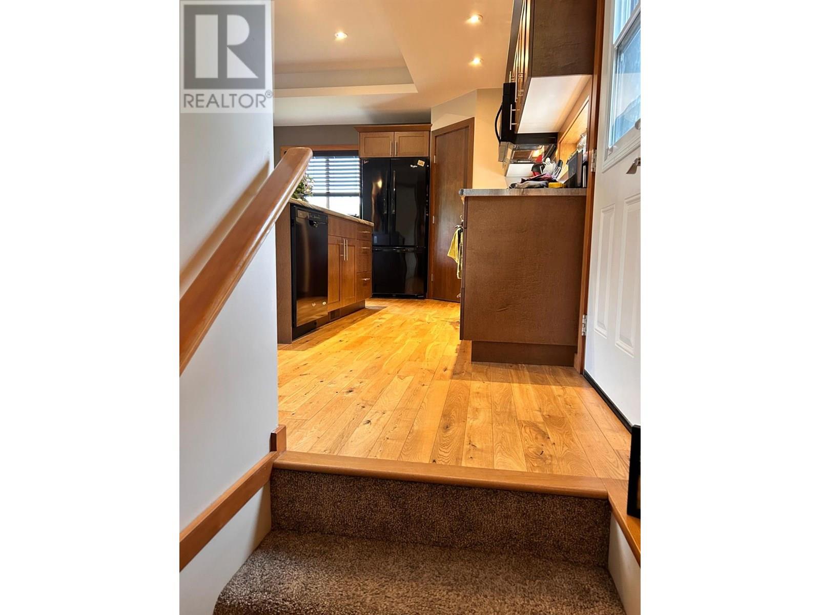 930 REDSTONE Drive, Rossland