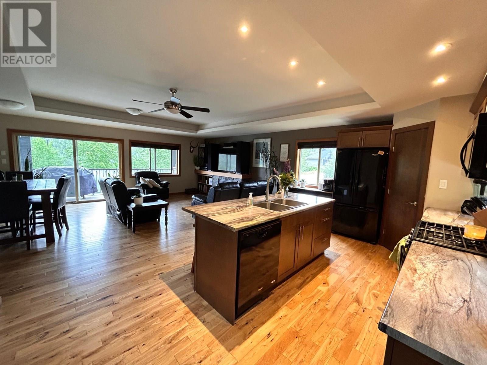 930 REDSTONE Drive, Rossland