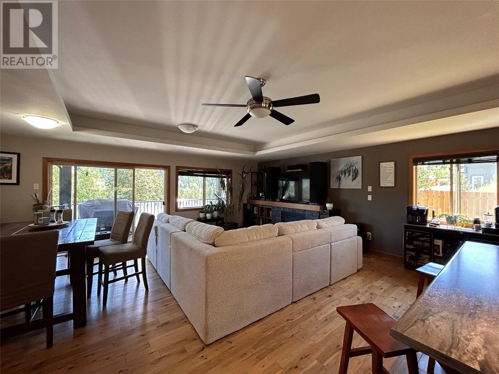 930 REDSTONE Drive, Rossland