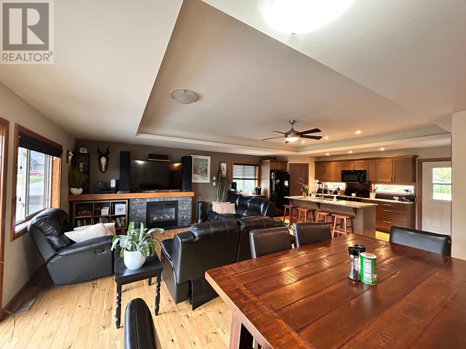 930 REDSTONE Drive, Rossland