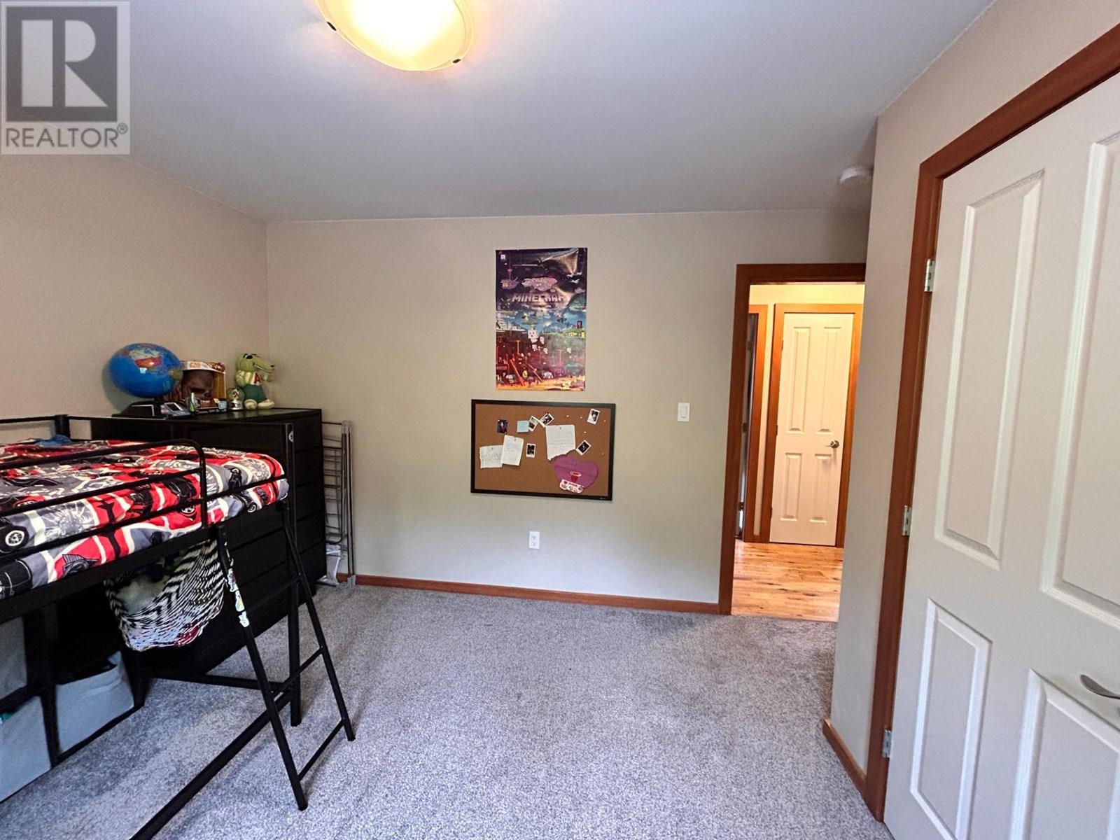 930 REDSTONE Drive, Rossland