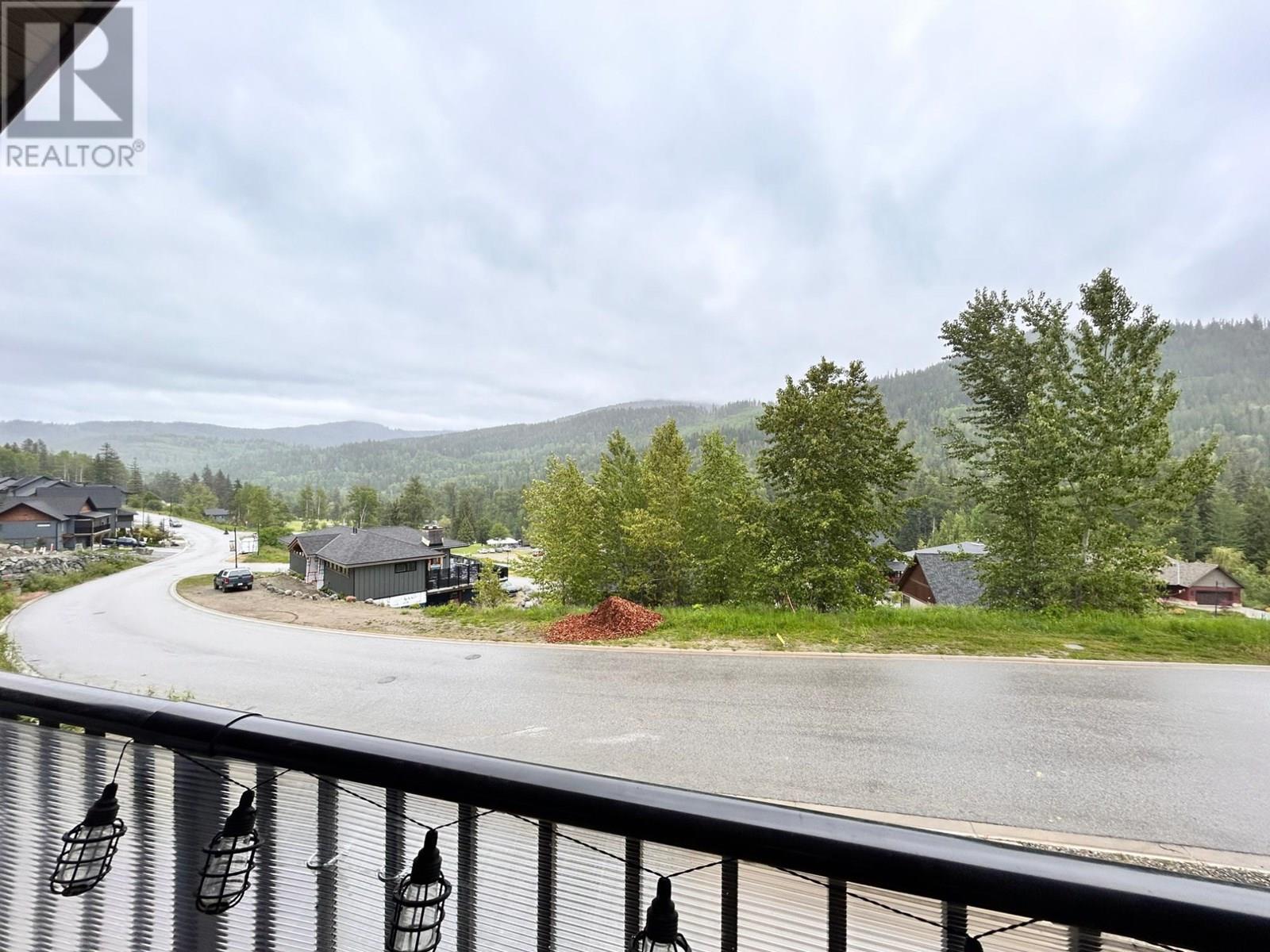 930 REDSTONE Drive, Rossland