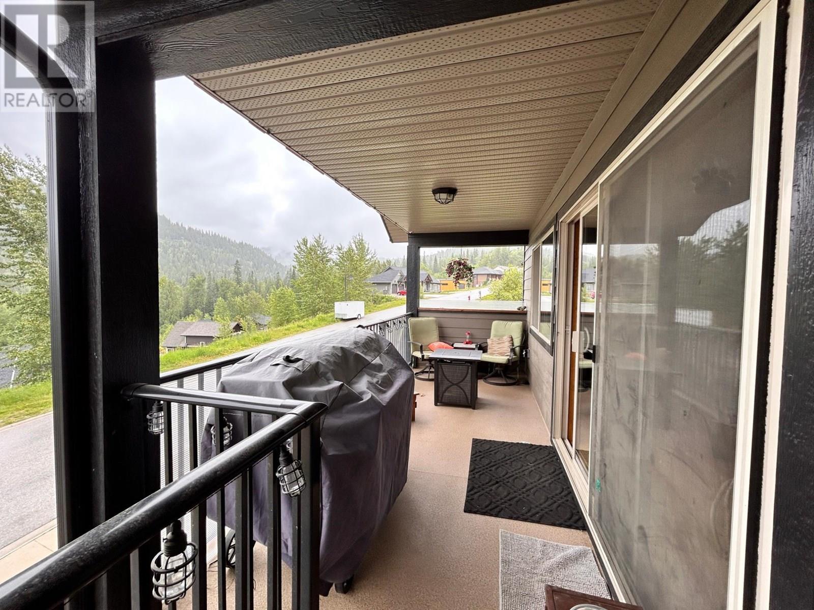 930 REDSTONE Drive, Rossland