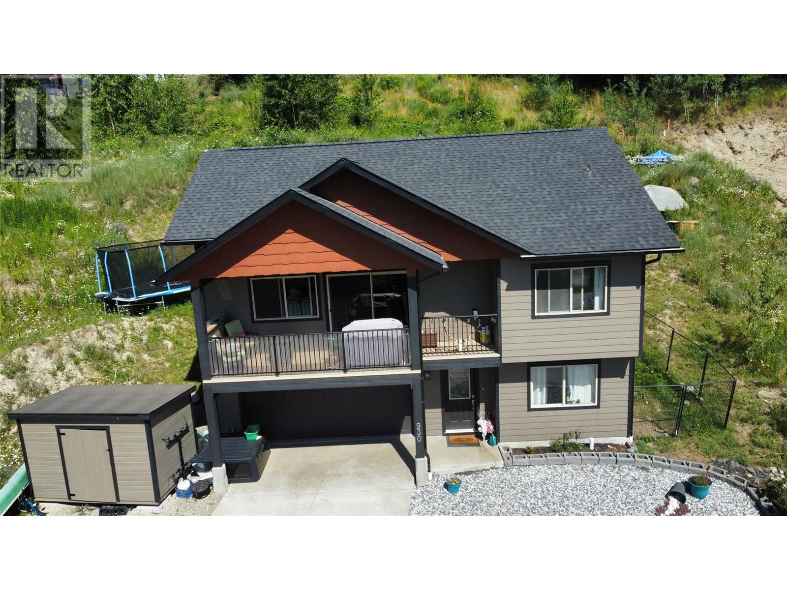 930 REDSTONE Drive, Rossland