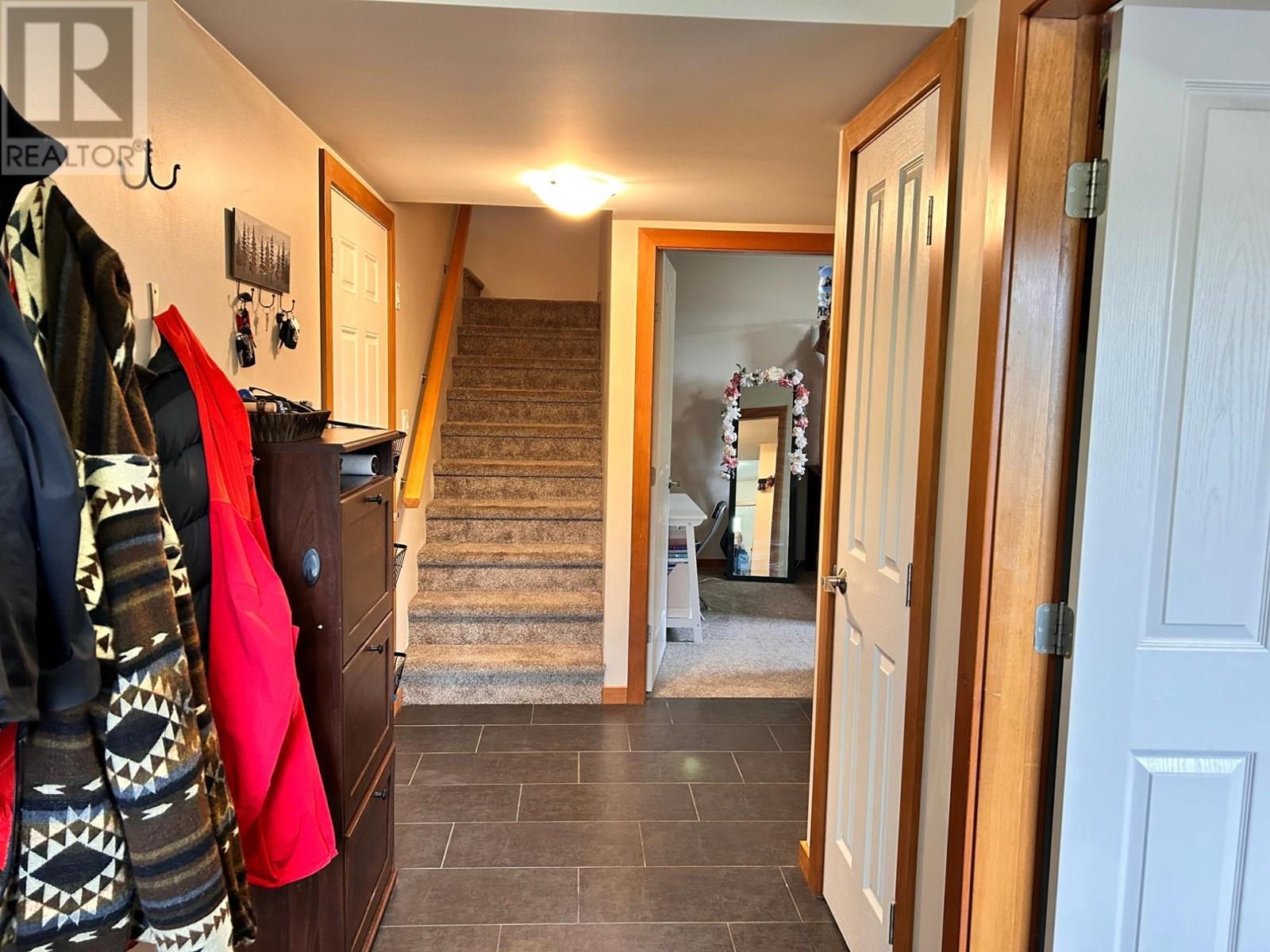 930 REDSTONE Drive, Rossland