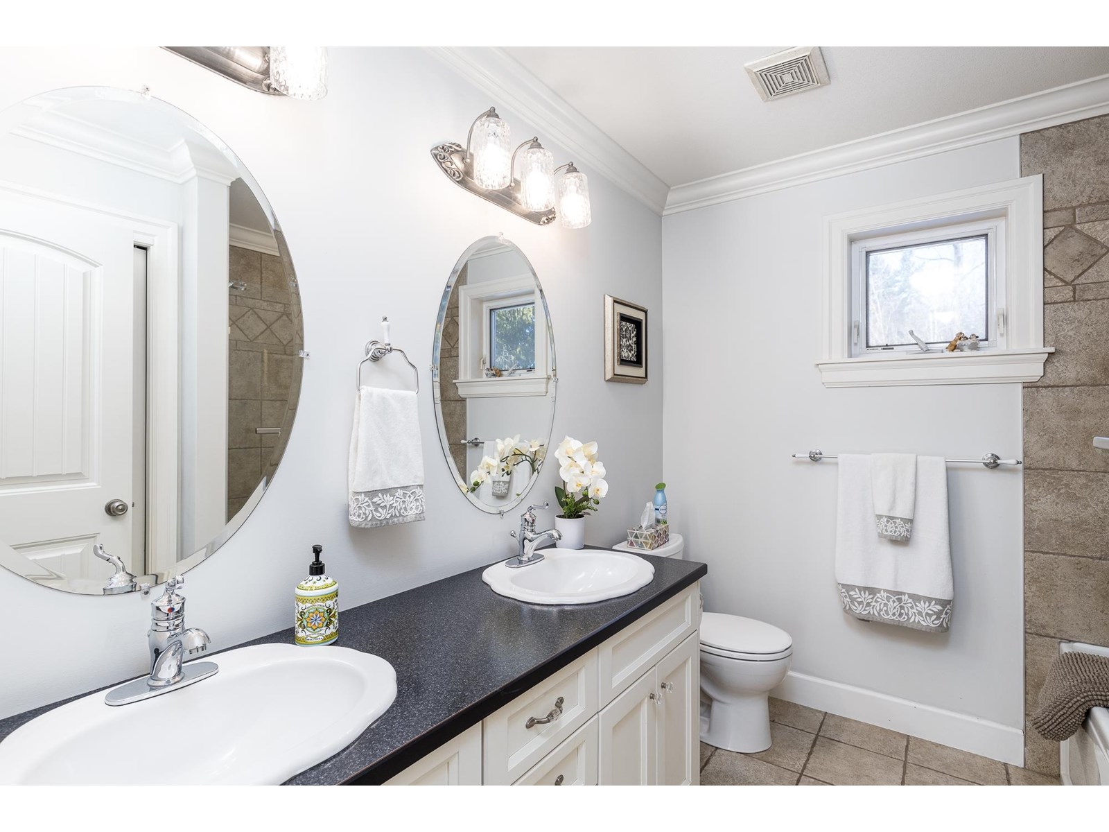 Photo 24 of 23923 36 A Avenue, Langley BC