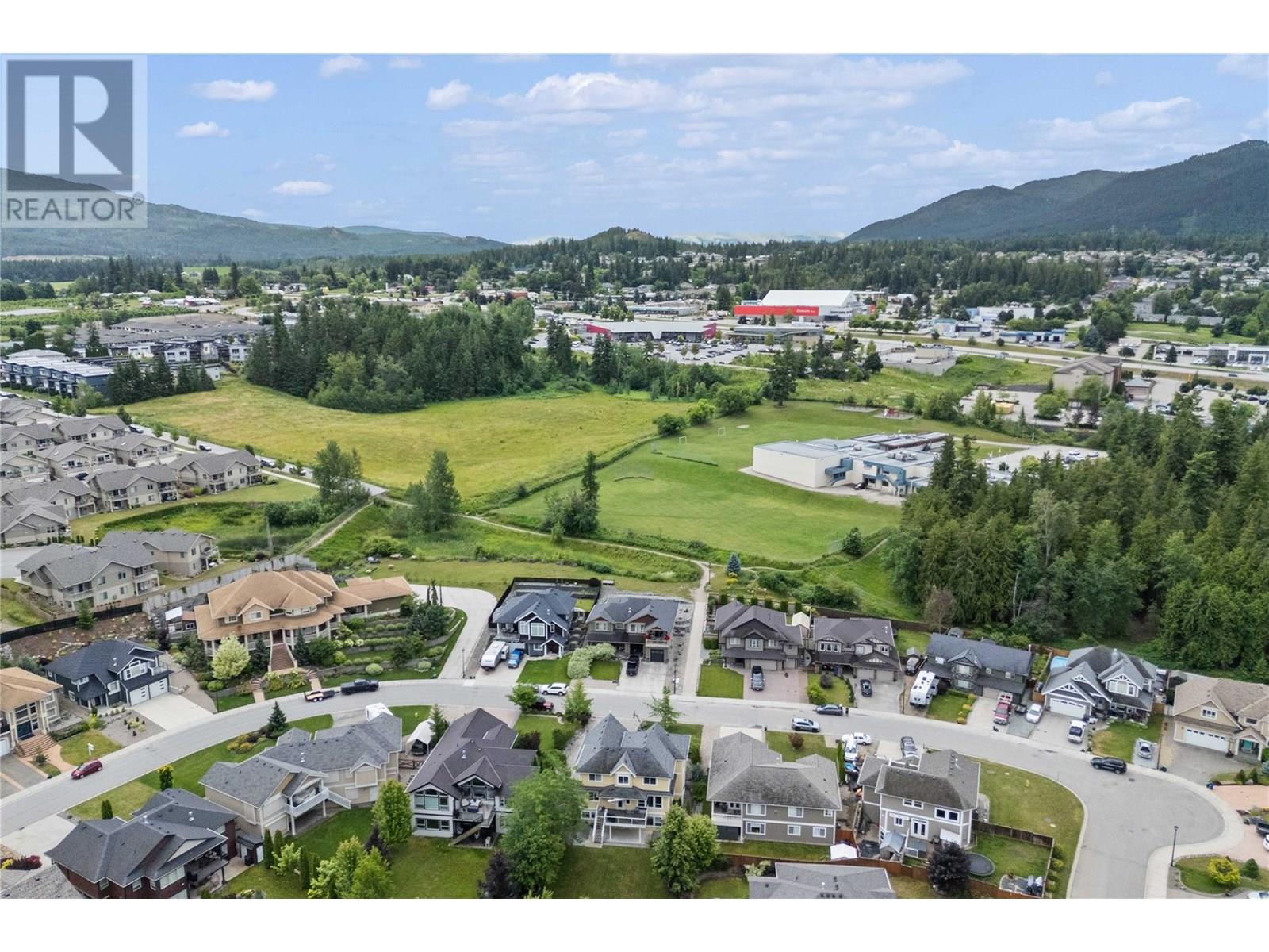 Photo 38 of 1581 24 Street Ne, Salmon Arm BC