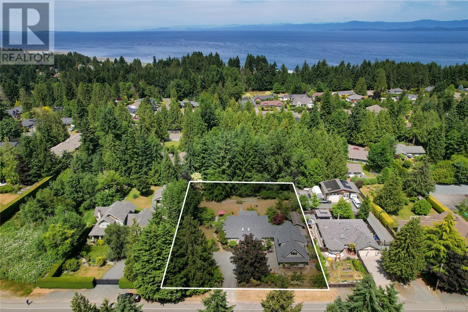 Photo 2 of 455 First Ave W, Qualicum Beach BC