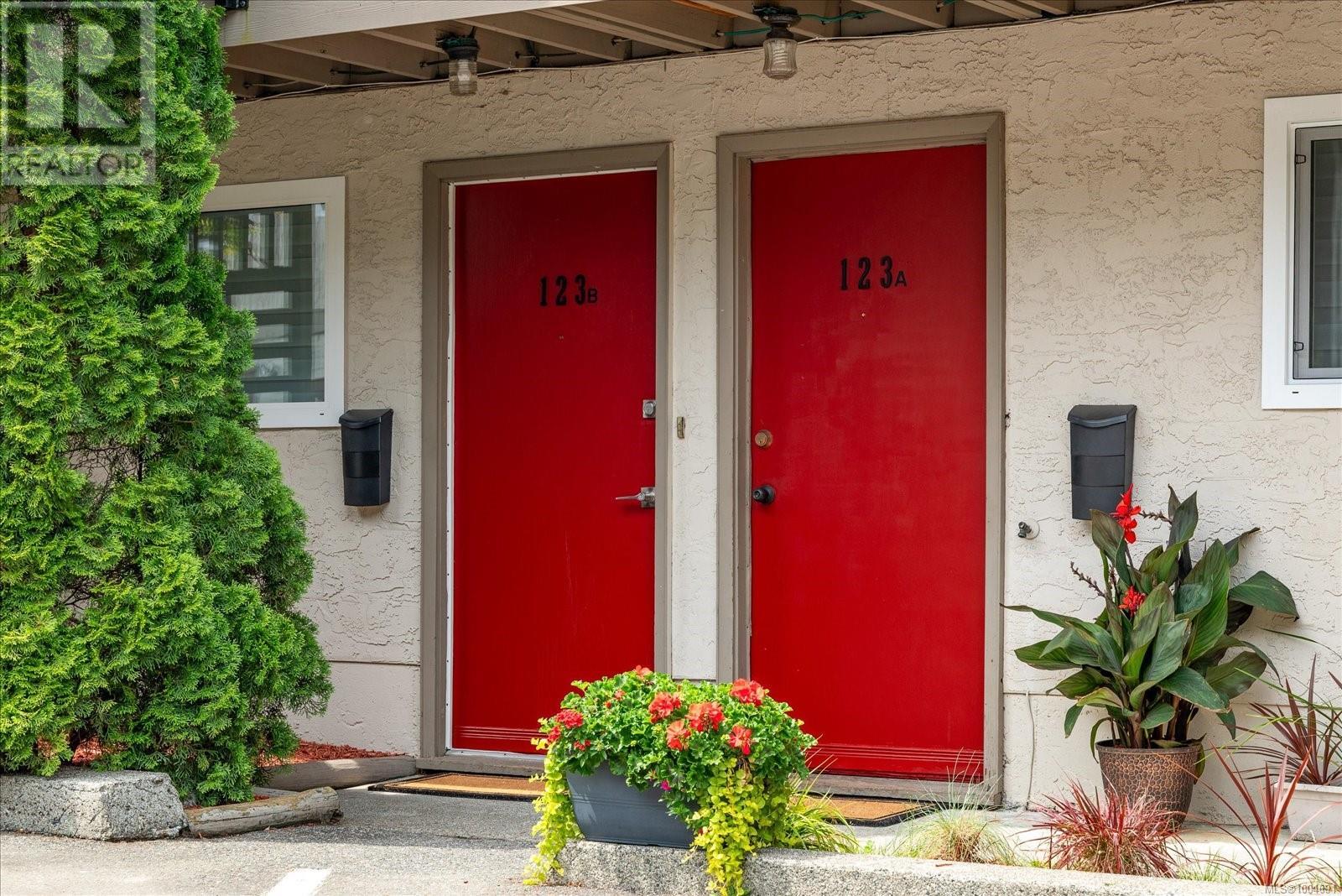 Photo 31 of A B 123 Adams Ave, Nanaimo BC