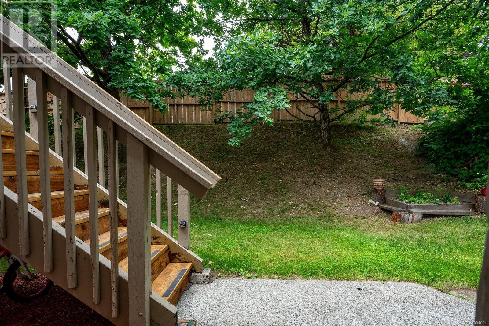 Photo 42 of A B 123 Adams Ave, Nanaimo BC