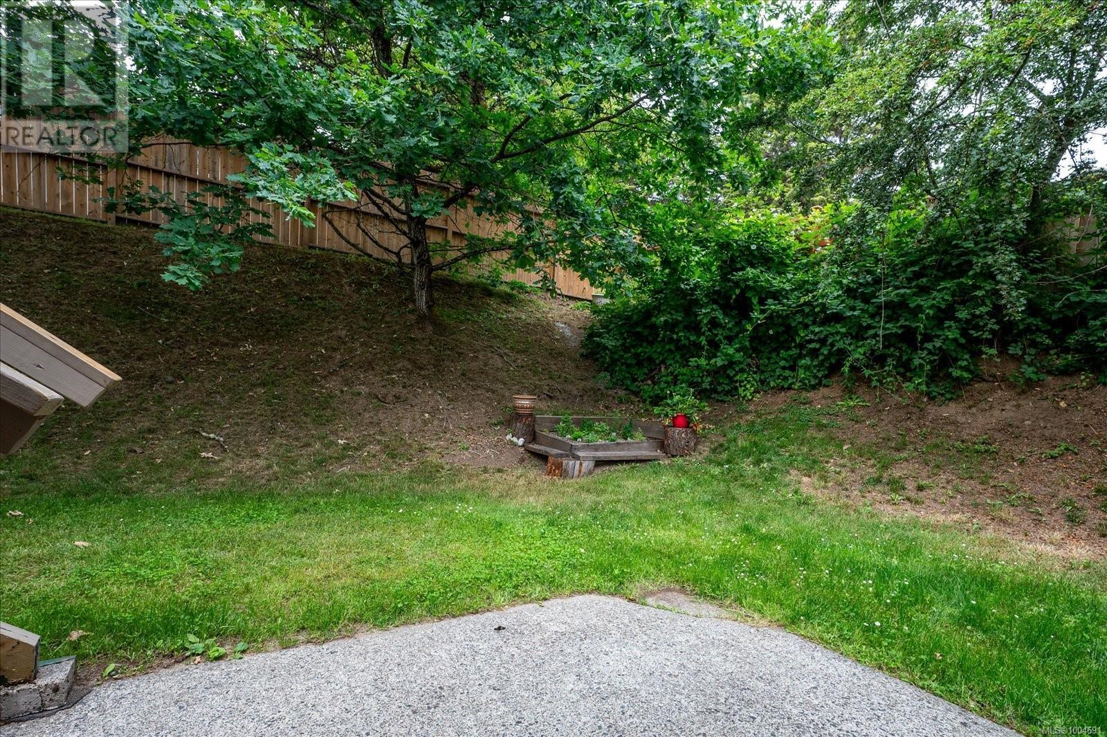 Photo 43 of A B 123 Adams Ave, Nanaimo BC