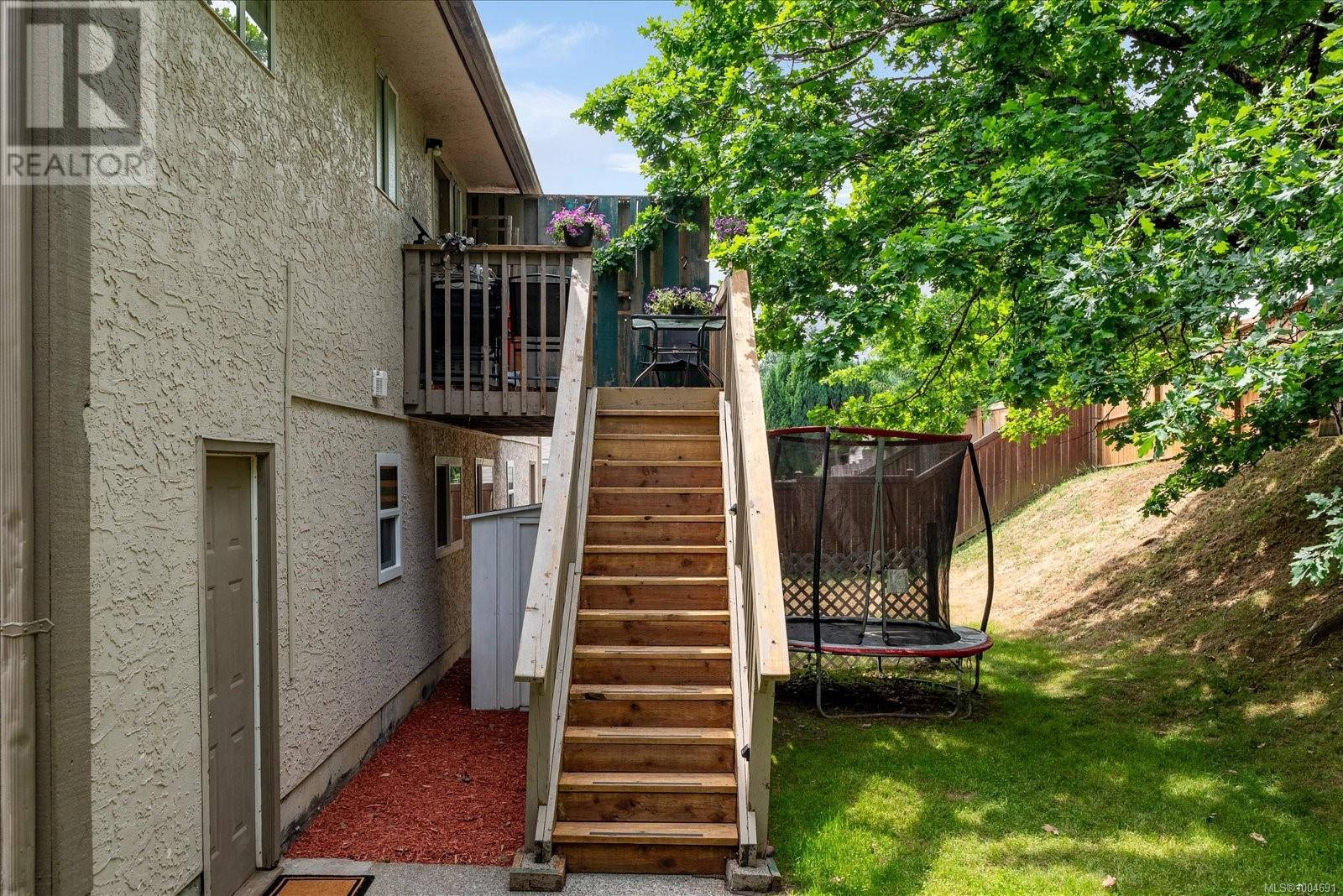 Photo 44 of A B 123 Adams Ave, Nanaimo BC