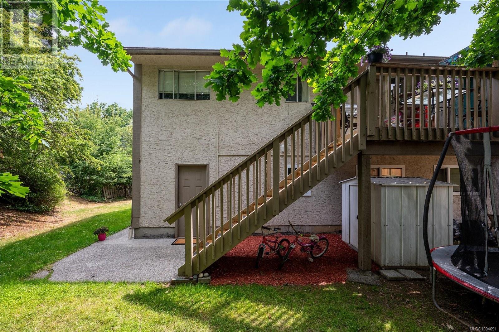Photo 47 of A B 123 Adams Ave, Nanaimo BC