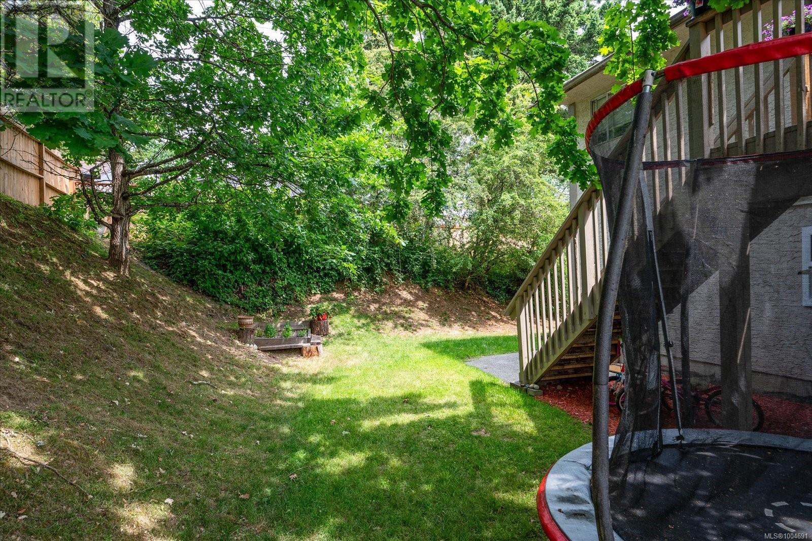 Photo 49 of A B 123 Adams Ave, Nanaimo BC