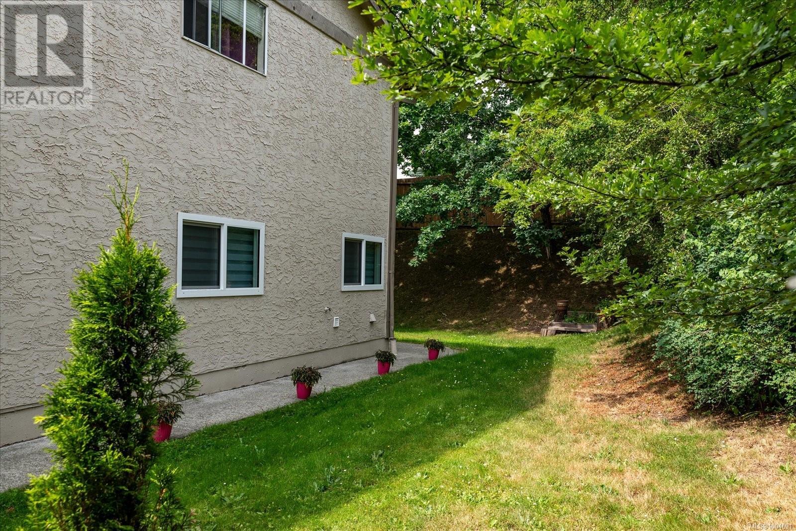 Photo 50 of A B 123 Adams Ave, Nanaimo BC