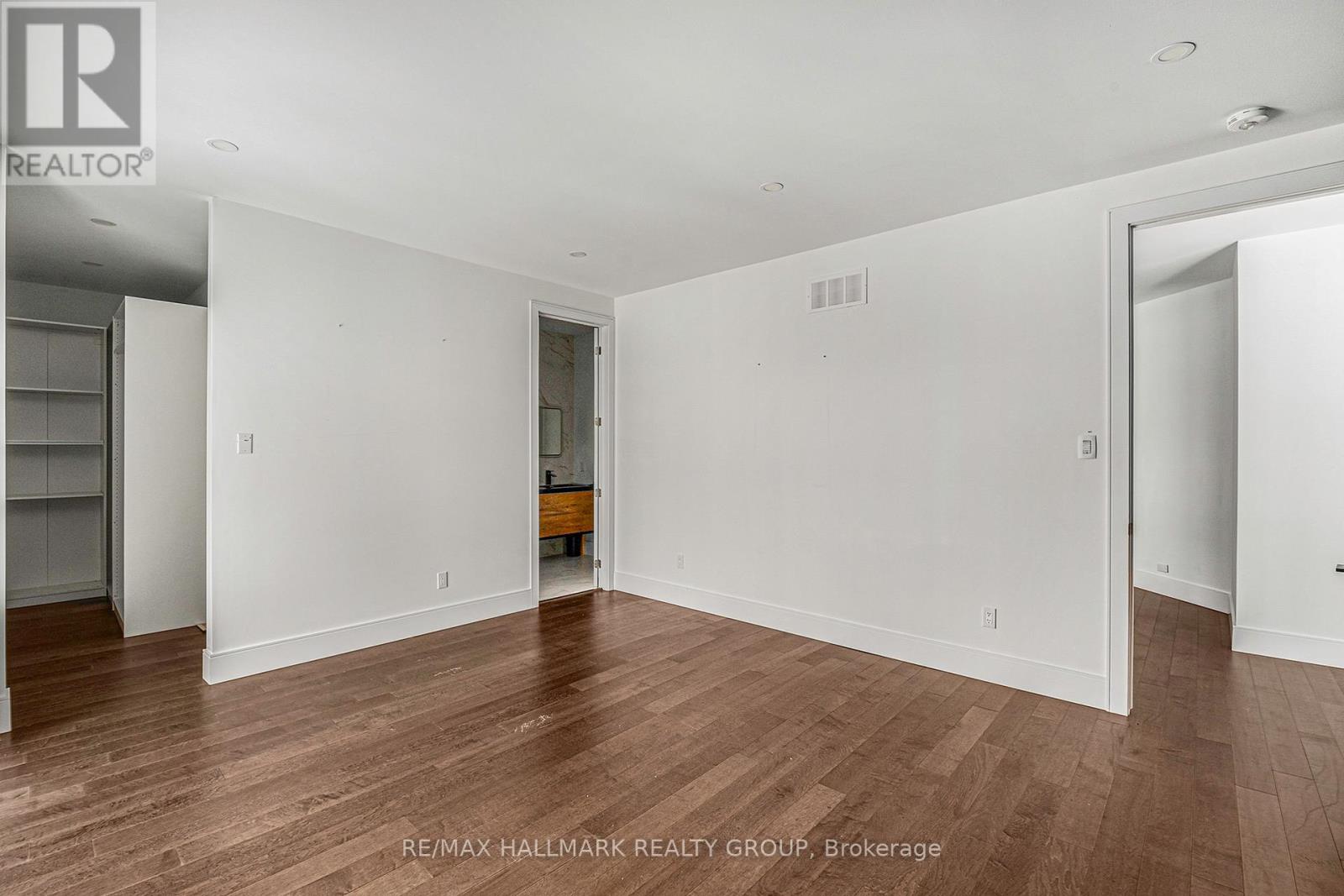 Photo 32 of 132 Robert Taite Drive, Ottawa ON